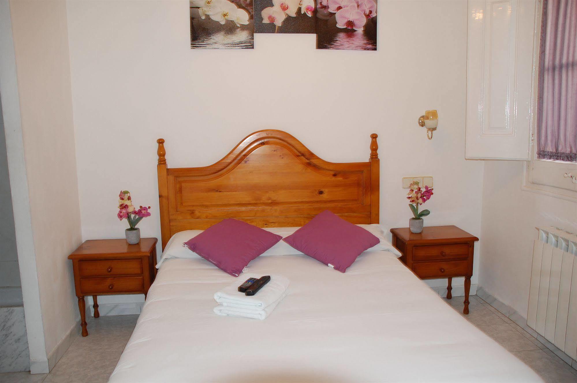 Hostal Hera Барселона Екстер'єр фото