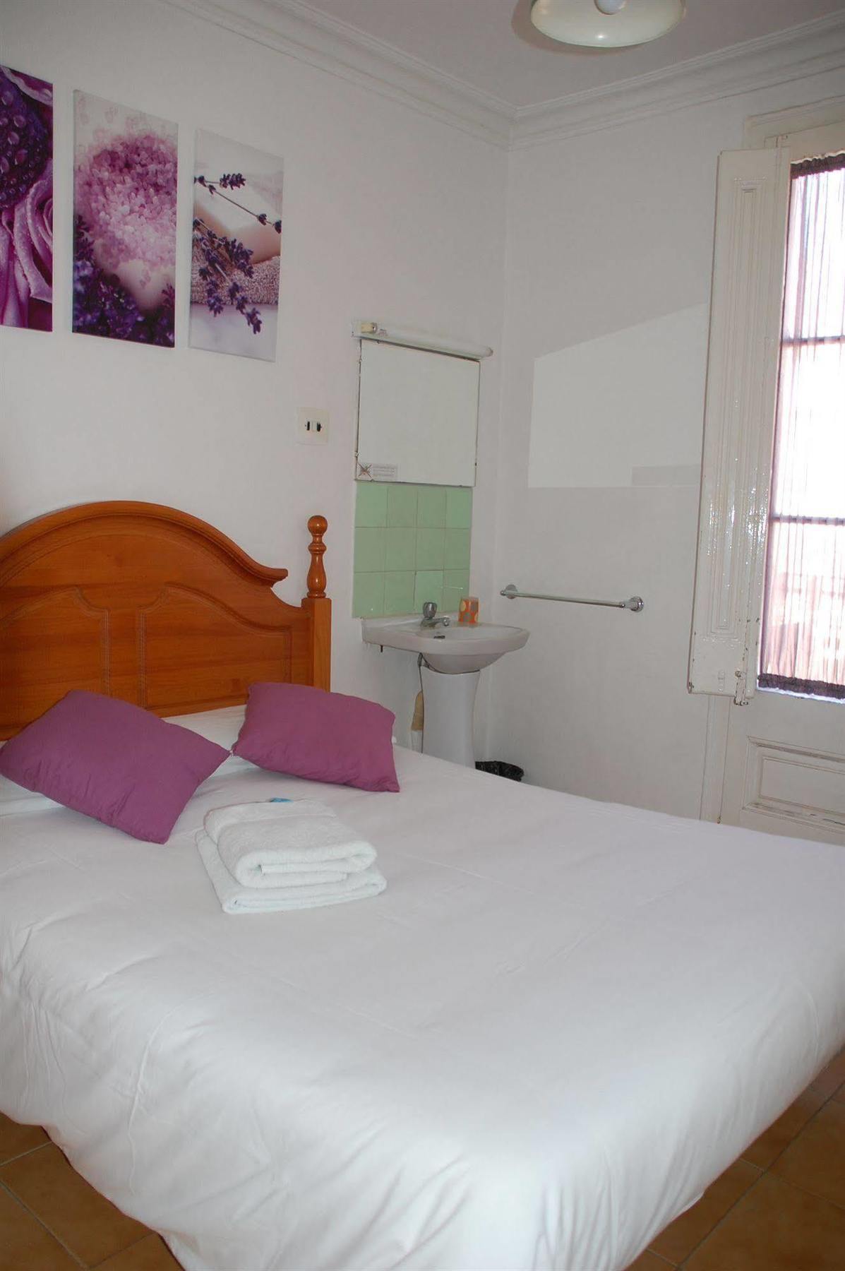 Hostal Hera Барселона Екстер'єр фото